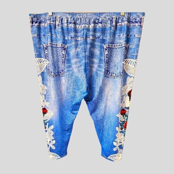 NEW ROSEGAL Plus Size Floral 3D Denim Print Rose Capri Jeggings. - Picture 7 of 14